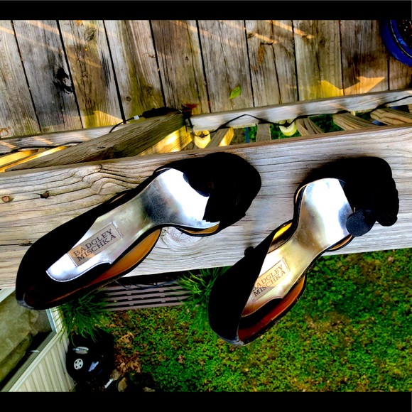 Badgley Mischka Peep Toe Pump - Picture 3 of 5